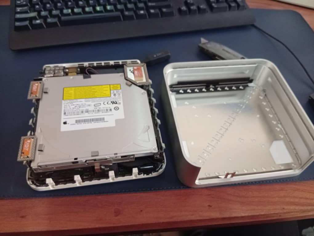 Mac Mini with case removed