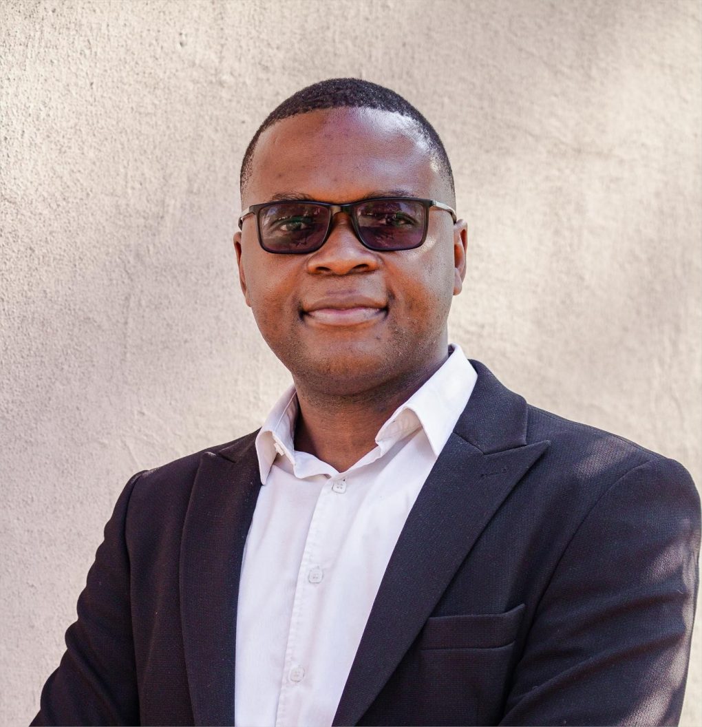 Vuyisile, headshot